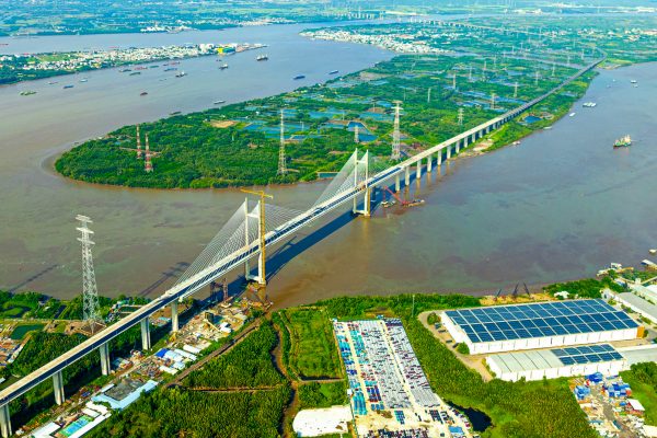 Ngắm cầu dây văng cao nhất Việt Nam sắp thông xe, siêu dự án 9 tỷ USD của tỷ phú Phạm Nhật Vượng được hưởng lợi