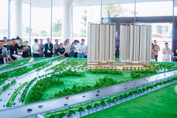 “Vén màn” lý do sau động thái rầm rộ ra hàng của doanh nghiệp bất động sản tại Tp.HCM