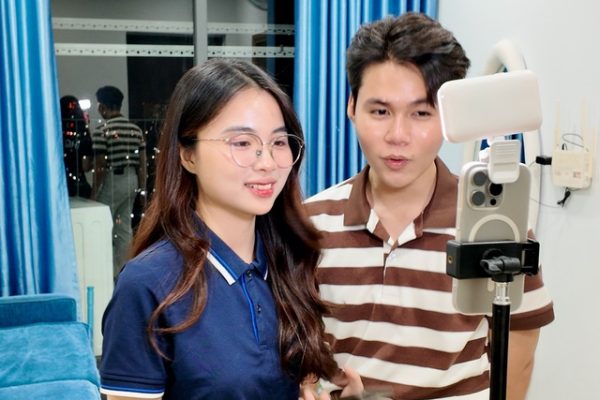 iHouzz chốt hàng trăm đơn thuê căn hộ trong 3 giờ livestream