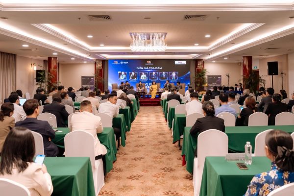 Khảo sát bất ngờ: 89% môi giới bất động sản chưa có chứng chỉ, luật sư cảnh báo nguy cơ phạt tiền và tranh chấp