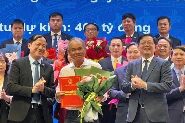 Bầu Đức bất ngờ tái xuất mảng bất động sản sau 3 tháng tuyên bố “Không bao giờ làm, dù một năm lời 1.000 tỷ đồng”