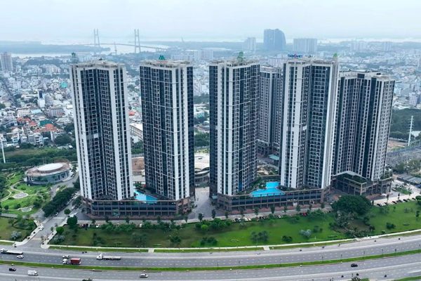Bất động sản rớt giá trăm tỷ sau 1 tháng