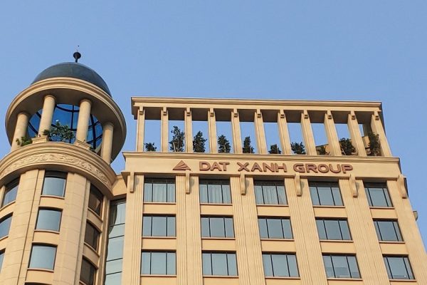 Cổ phiếu của Tập đoàn Đất Xanh liên tục bị bán tháo