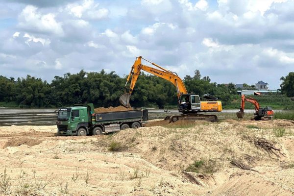 Ngăn bán cát ra ngoài tỉnh thế nào khi chênh lệch giá?