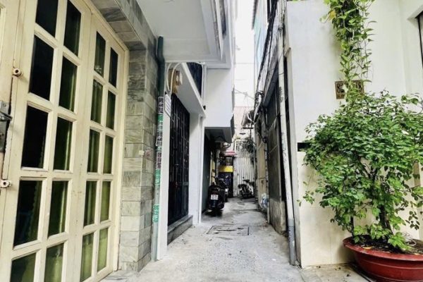 Nhà hẻm càng nhỏ càng khó bán