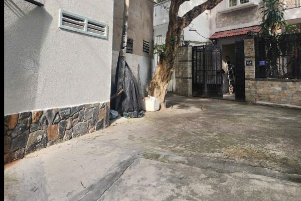 Cầm 5 tỉ đồng vẫn khó mua nhà đất ở TP HCM