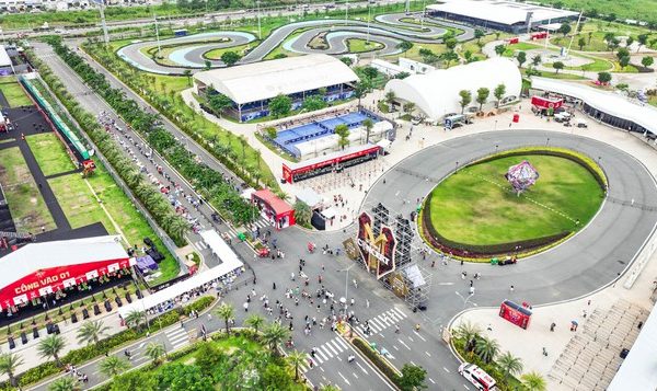 Hàng vạn khán giả hòa nhịp tại The Global City trong Anh Trai Vượt Ngàn Chông Gai