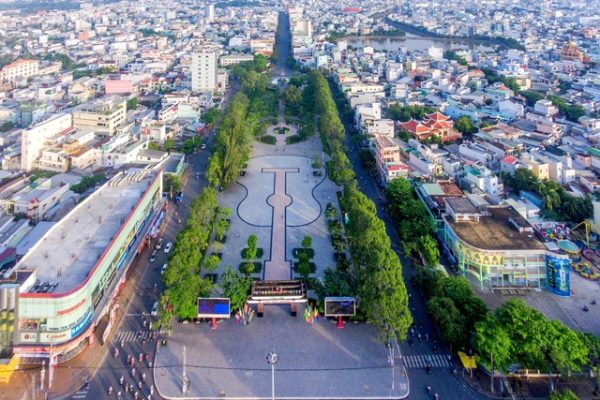 Long Xuyên và Cần Thơ: Cặp “song hành” dẫn dắt kinh tế miền Tây