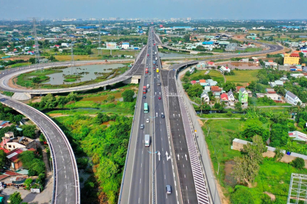 Xã sát vách với TP.HCM có gì đặc biệt mà loạt “ông lớn” Ecopark, Coteccons… đổ bộ?