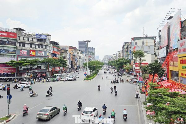 Không phải phố cổ, những tuyến đường ở Hà Nội có giá nhà phố rao bán vượt 1 tỷ đồng/m2