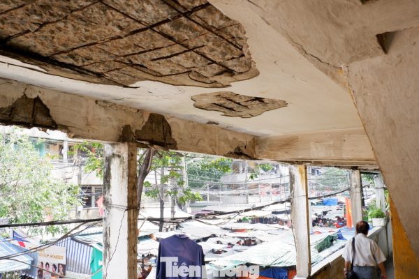 Sống bất an trong chung cư ở TPHCM: ‘Nghe tiếng động mạnh là sợ trần rơi’