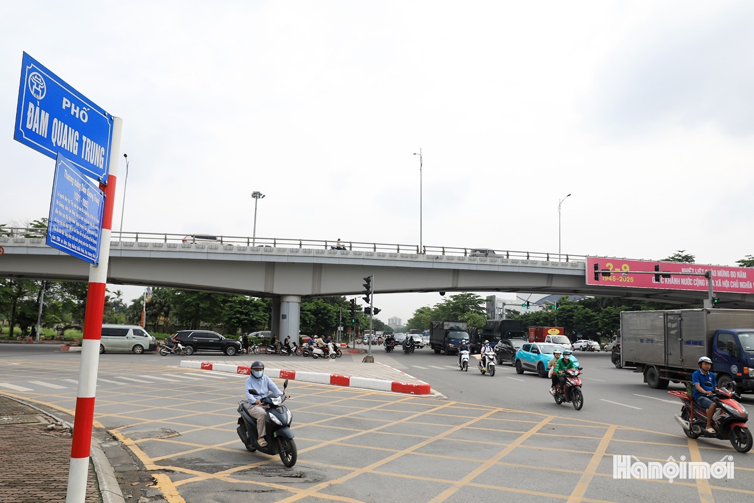 Cận cảnh nút giao Cổ Linh chuẩn bị xây hầm chui gần 750 tỷ đồng vào dịp 10-10- Ảnh 3. Cận cảnh nút giao Cổ Linh chuẩn bị xây hầm chui gần 750 tỷ đồng vào dịp 10-10- Ảnh 3.