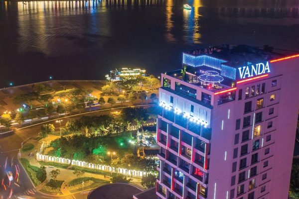 Thêm khách sạn ven biển Đà Nẵng bị phạt gần trăm triệu đồng