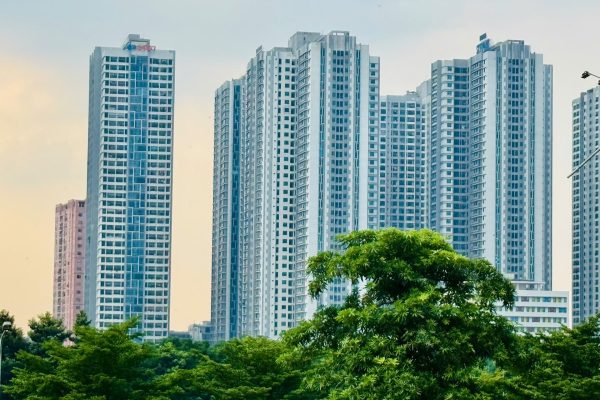 “Giá cao vẫn cháy hàng” – Tín hiệu phục hồi hay rủi ro tích tụ trên thị trường BĐS?