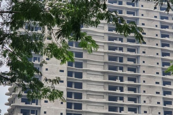 Ngân hàng Nhà nước yêu cầu tạm dừng cho vay tiền đặt cọc bất động sản