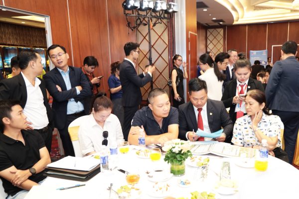 The 826 EC ghi nhận tỷ lệ hấp thụ ấn tượng, khách ở thực chiếm đa số