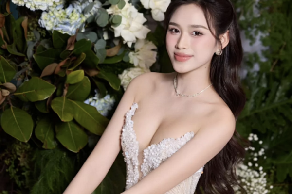 Gia thế chồng thiếu gia Quảng Trị của hoa hậu Đỗ Thị Hà: “Ông lớn” làm đường đẹp nhất Việt Nam, nộp thuế nhiều nhất tỉnh