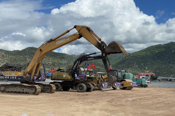 Thu hàng trăm ha đất muối làm Khu công nghiệp Trung Nam – Cà Ná