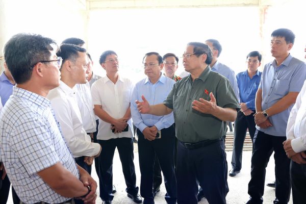 Thủ tướng kiểm tra bệnh viện chậm tiến độ, nhà ở xã hội ở Cần Thơ